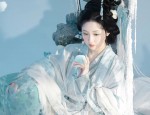 Star-Inspired Hanfu Fashion:Zhao Liyings Journey into Traditional Elegance