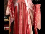 The Charm of Traditional Chinese Cheongsam for Little Girls:A Closer Look at the Qipao Blouse