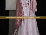 Elegant Summer in a White Hanfu Costume:A Tale of a Womans Grace