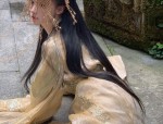The Splendor of Cheongsam Fashion:An Umbrella Show