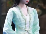 A Little Girls Enchanting Journey in a Stunning Princess-Style Hanfu Dress