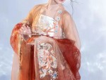 Elegant Ode to Cheongsam:Long-Style Walk Show