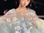 The Elegance of Horseface Skirt and Hair Pins:A Cultural Exploration
