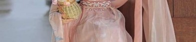 Red Hair Ornaments and Childrens Hanfu Fashion:A Cultural Blend