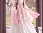 The Evolution of Traditional Cheongsam:Embracing the Lengthened Long-Style Cheongsam