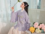 Unenvied Immortality:The Charm of Hanfu Fashion