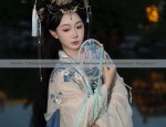 White Cheongsam:An Enhanced Version of Traditional Elegance