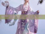 The Little Girl in Traditional Chinese Hanfu at Age 7