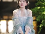 White Cheongsam and Silk Stockings:A Cultural and Fashionable Exploration