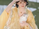 Summer Style with Lightweight Shawl Overlays and Cheongsam-Inspired Qipao