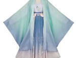 The Rise of Hanfu Fashion among Student Girls:Embracing Traditional Elegance