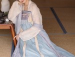 The Allure of Traditional Hanfu in Summer:The Cross-Over Style