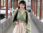 Summer Elegance in Mid-Length Cheongsam:A Fashionable Journey