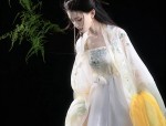 Tall and Elegant:The Story of a 180cm Tall Qipao Wearer