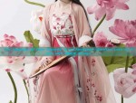 The Elegance of Pear Blossom in a Cheongsam Skirt:The Lure of Qipao with a梨花落 Design