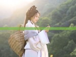 A Summer of Splendor:The Enchanting Hanfu of a Ten-Year-Old Girl