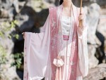 Plus-Size Bridesmaids Dress with Horseface Skirt:A Fashionable Option for Curvier Brides