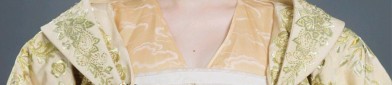 Bridal Morning Qipao Session:The Elegance of a Traditional Chinese Attire