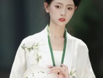 The Equestrian Style of Ma-Face Skirt and Hairdo:A Guide to Traditional Beauty