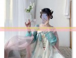 Ancient Style Hairpins,Autumn-Winter Maomi Skirts,and the Charm of Traditional Chinese Fashion