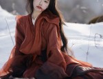 The Elegance of Cheongsam:Embracing the Stylishness of a Slimming,High-slit Design
