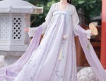Summer Styling with a Horseface Skirt and Blouse:Fashionable and Comfortable Options for Women