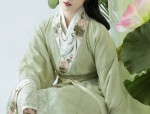 Luo Tianyis Cheongsam Cosplay:Exploring the Elegance of Qipao in Costume Form