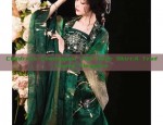 The Enchanting Beauty of a Purple Hanfu-Womens Ethereal Style in Ancient Chinese Tradition