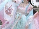 The Splendor of Traditional Chinese Cheongsam:The Guoyun Qipao Story