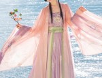 Generals Daughter:The Cultural Fusion of Hanfu and Military in a Childs Journey