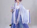 Summer in Ancient Hanfu Fashion:The Rise of Traditional Chinese Costume among College Girls