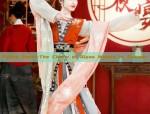 Petite Power:The Charm of Qipao Women in Summer
