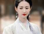 Winter Cheongsam for Young Girls:A Traditional Salutation Outfit for Chinese New Year