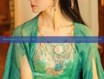 The Green Hanfu Costume of a Junior Middle School Girl:A Glimpse into Traditional Chinese Elegance
