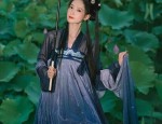 The Student in Hanfu,Blooming Like the Red Flower on the Other Side