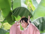 Summer Elegance:High School Girls in Traditional Hanfu Fashion