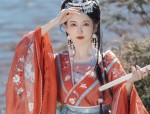 Modernizing the Cheongsam:A Winter Fashion Statement for Young Girls