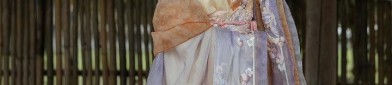 New Year Celebration with Hanfu Hair Buns:A Glimpse into Traditional Chinese Culture