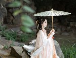 Embracing Traditional Elegance:The Revival of Tang-Style Cheongsam-Inspired Dress for the 40s