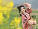 Reimagining the Traditional Cheongsam:Modernizing the Lengthy Qipao Dress