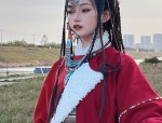 Moon-Pointing Left Hand and Hanfu:A Journey into Traditional Chinese Cultural Elegance