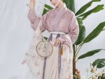 Plus-Size Cheongsam:Vintage Style for a Belly-Friendly Fit during the Republic Era