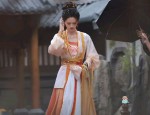 The Student in Hanfu,Blooming Like the Red Flower on the Other Side