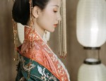 The Role of the Cheerful Mother-in-Law in a Traditional Chinese Wedding:The Qipao’s Elegance