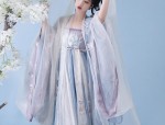 The Story of Chenchen Mas Cheongsam:A Blend of Tradition and Modernity