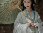 Zhang Xiaofeis Qipao Style:Embracing the Classic Elegance