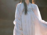 By the Rivers Edge:The Original Hanfu Studio of Evening Snowfall