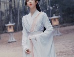 Embracing the Sweet and Chic Charm of Qipao:The Allure of Traditional Chinese Elegance