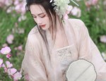 V-neck Cheongsam Dress:Embodying the Noble Elegance of Traditional Chinese Fashion