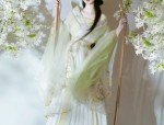 Porcelain Charm:The Elegance of Qixuan Cheongsam